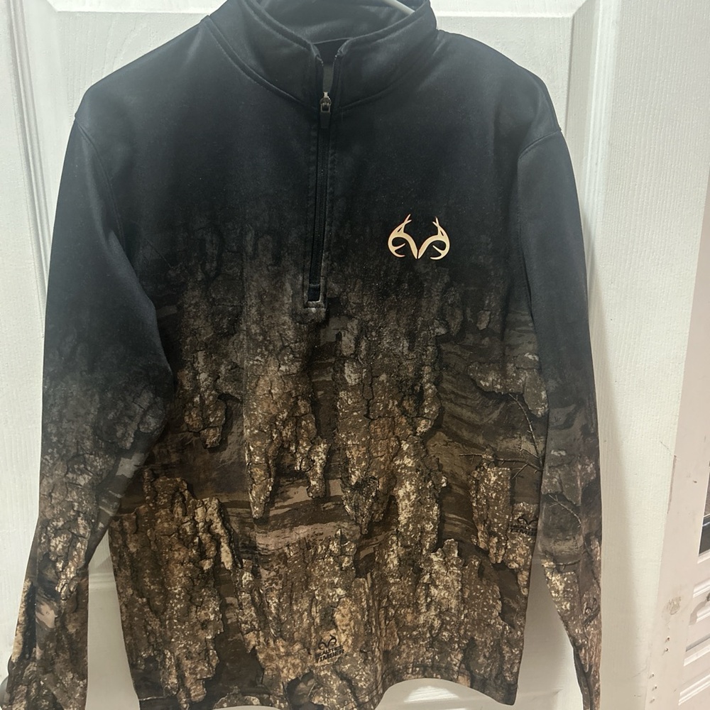 Realtree Black and camo Pullover